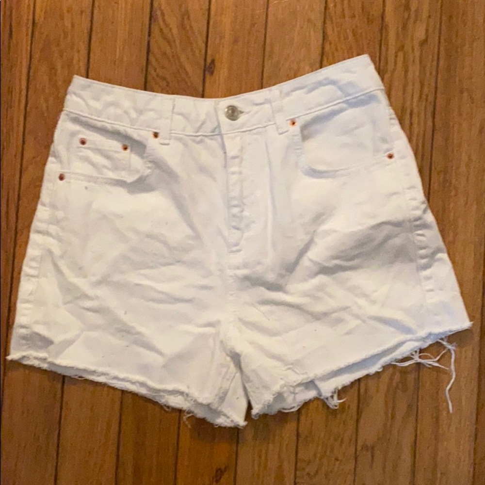 TOPSHOP Moto White Denim Shorts
